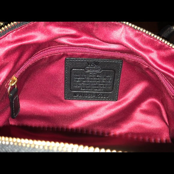 🌟HOST PICK!!🌟 Black Leather Coach Bag 🌟 - Picture 6 of 8